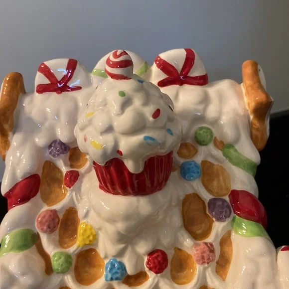 SOLD Gingerbread Treats Ceramic Cookie Jar Christmas Holiday Cracker Barrel - Picture 6 of 16